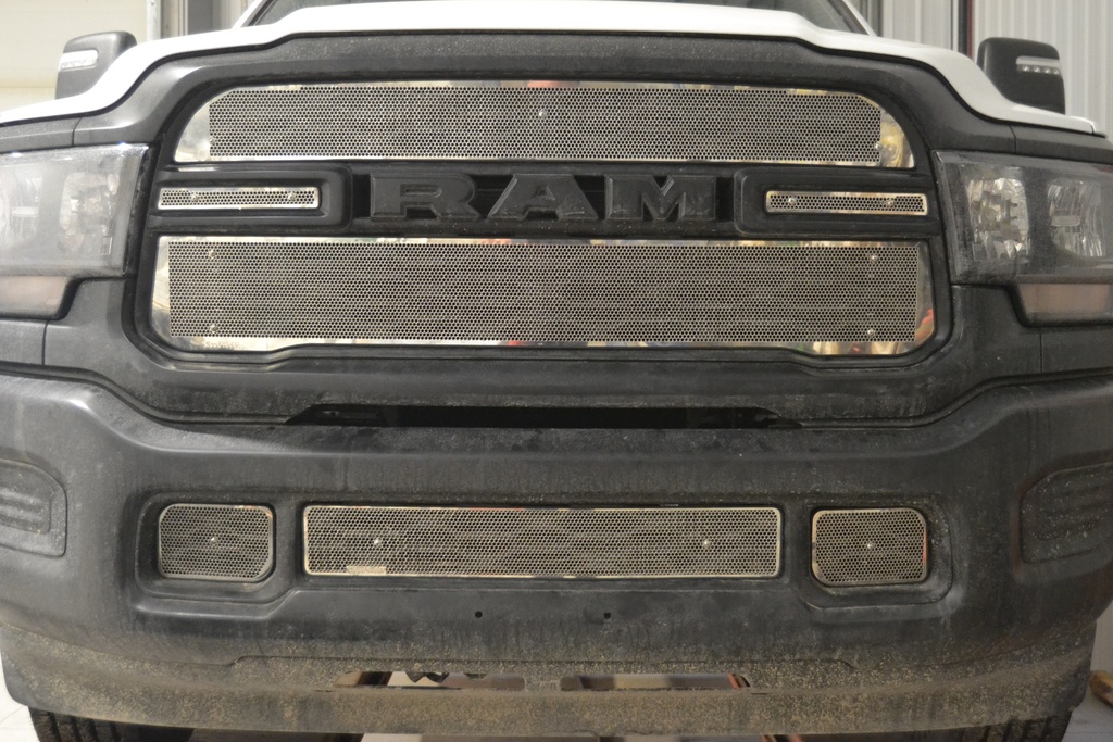 2023 Dodge Ram 2500/3500 Tradesman Upper and bumper( without Sensors, with Block Heater)